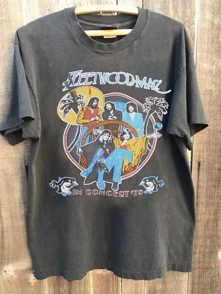 

Fleetwood Mac Live In Concert Graphic 90s Charcoal Men Women S-5XL Unisex T-Shirt S