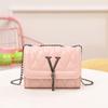 The New Diamond Classic Small Square Bag Is a Fashionable and Versatile One-shoulder Messenger Women's Bag.