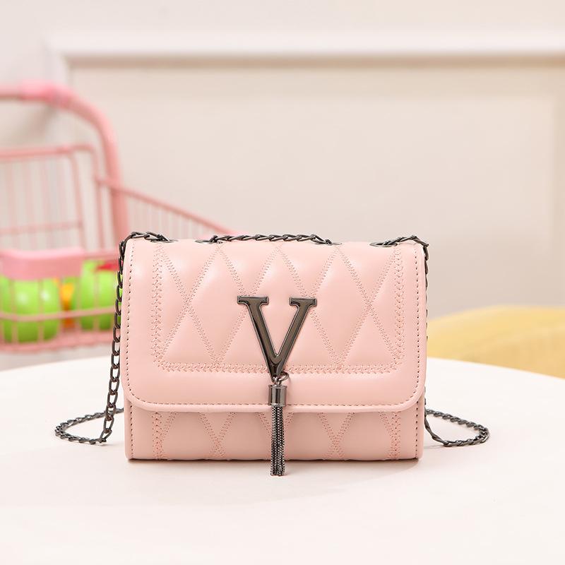 The New Diamond Classic Small Square Bag Is a Fashionable and Versatile One-shoulder Messenger Women's Bag.