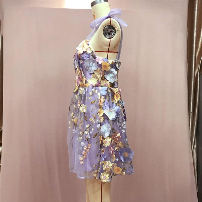 Elegantní 3D květinové výšivky Ženy Šaty s řemínkem Sladká krajka s ramenem Společenské šaty bez zad Jaro Léto Dámský župan