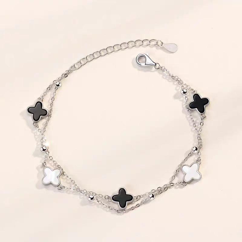 Leaf Clover Bracelet For Women Alloy Modern Jewelry Sleek Design Gift Memorable
