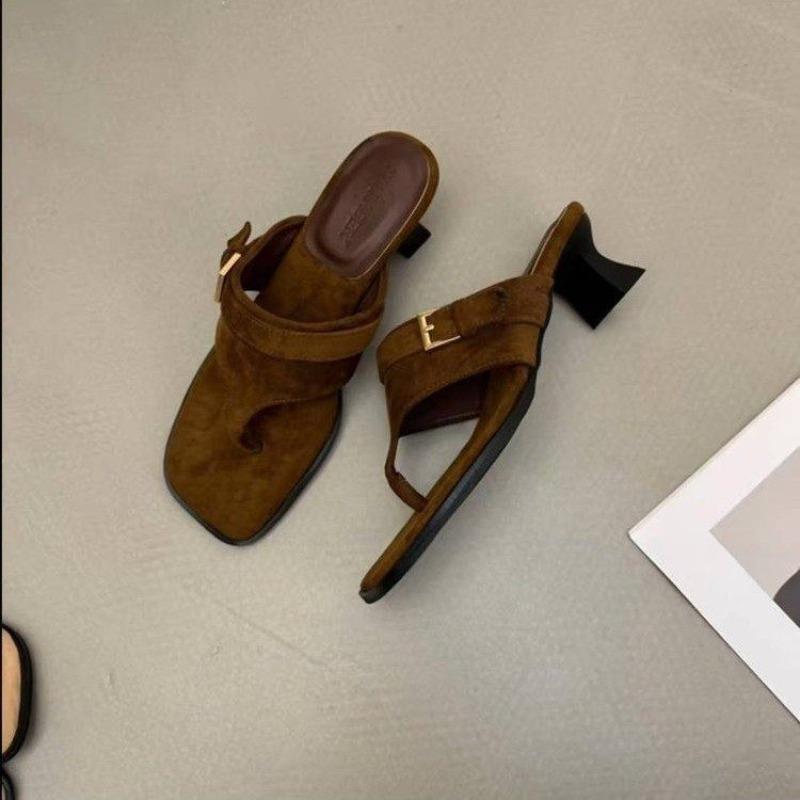 French retro thick heel suede flip-flops women's summer wear new belt buckle sandals pinch foot cool slippers