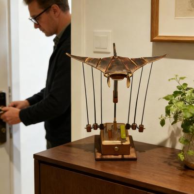 Raia Manta Mecânica Decoração Dinâmica Mecânica de Madeira Autômato de Raia Manta Elétrica Feito à Mão para Mesa de Escritório em Casa Prateleira Armário de TV