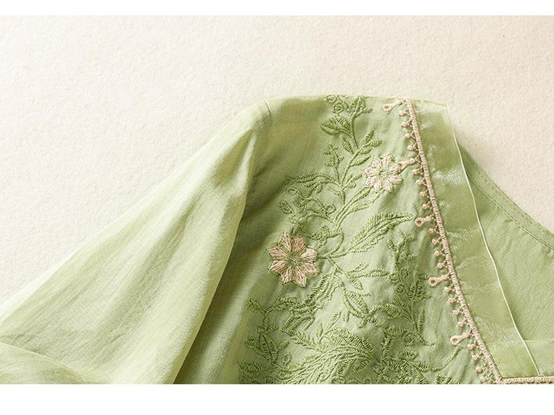 2025 Women's Summer Cotton Linen Embroidered V-Neck Loose Retro Pullover Shirt