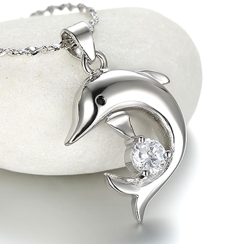 Collier avec pendentif dauphin plaqué argent pour femmes