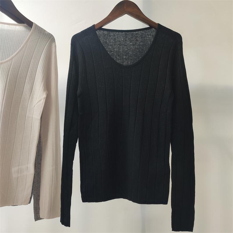Sleek V-Neck Slim-Fit Wool Cashmere Knitwear - Comfortable, Stretchy, and Flattering Long-Sleeved Top for Women