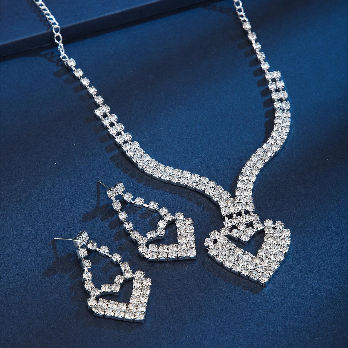 Claw Diamond Rhinestone Four-Piece Set Niche Exquisite Love Collarbone Chain Bridal Dress With Jewelry Water Necklace