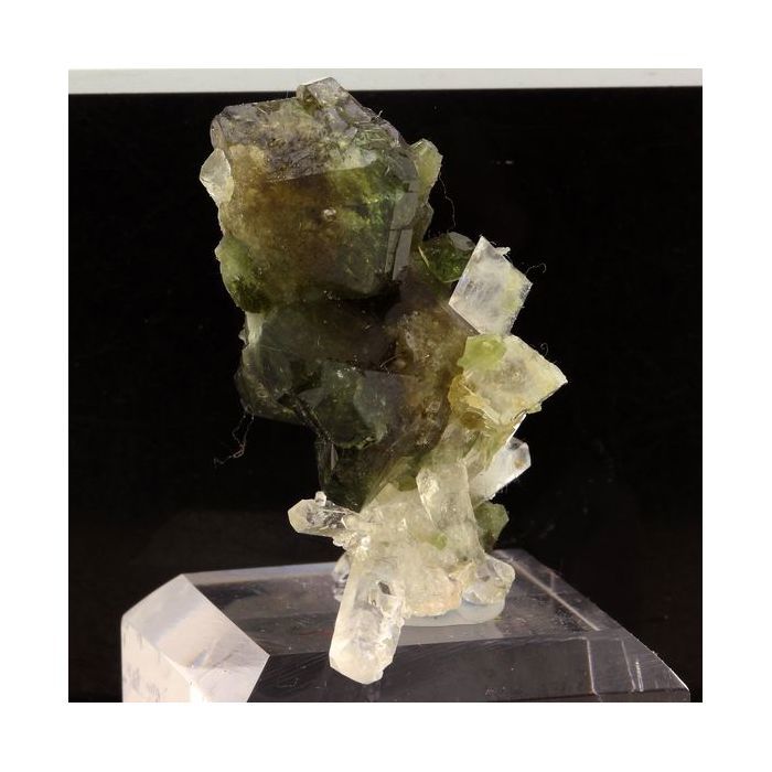 Pierres et Minéraux. Uvite, Quartz, Magnesite. 181.0 ct. Brumado, Bahia, Brésil.