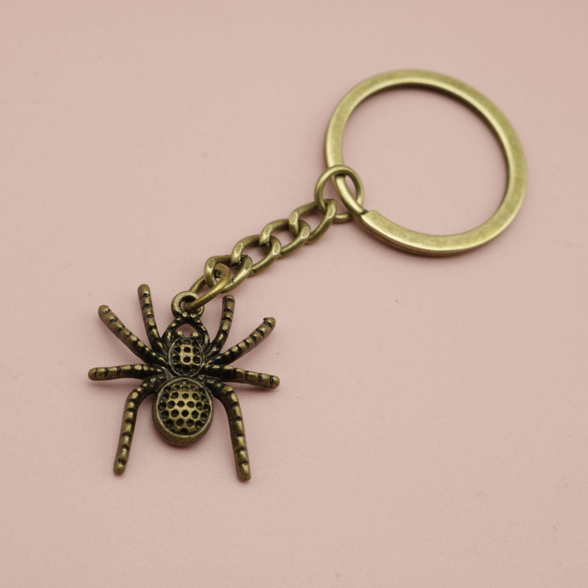 Simple Spider Keychain Pendant бронзовый