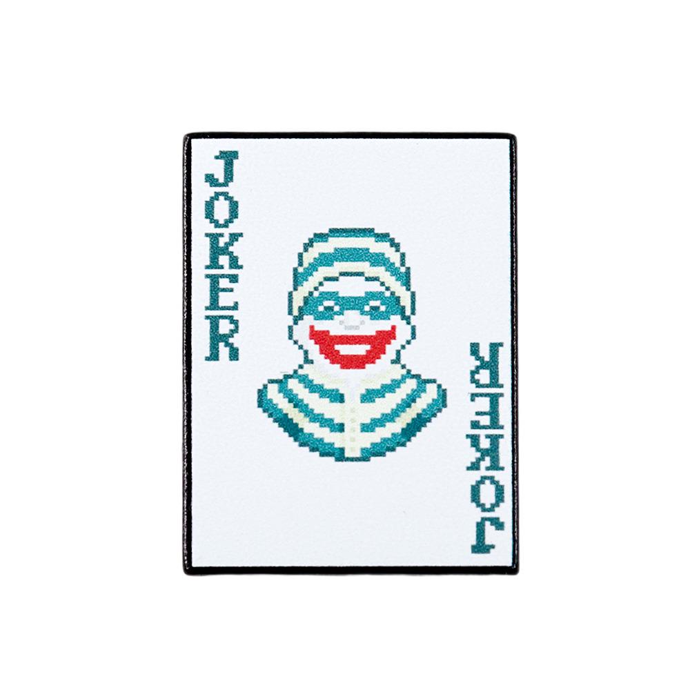 Joker Card Game Metal Brooch: Creative Player Accessory and Fun Gift белый