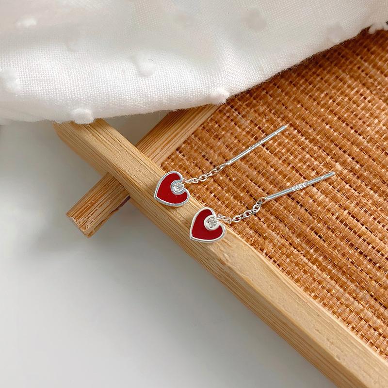 Einfaches Rotes Liebes-Ohrkabel für Frauen Leichter Luxus Hochwertig Vielseitig Temperamentvoll Klein Frisch Ohranhänger
