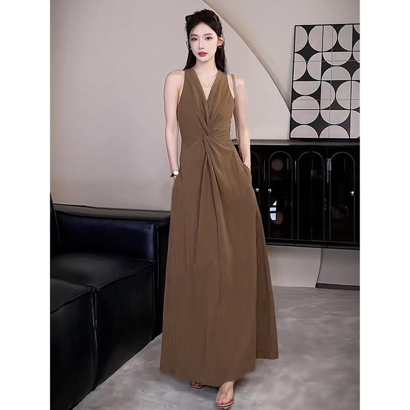 Temperament Brown Kinked Sleeveless Vest Dress Women's Summer Design Long Dress V-neck Waist Thin A-word Skirt