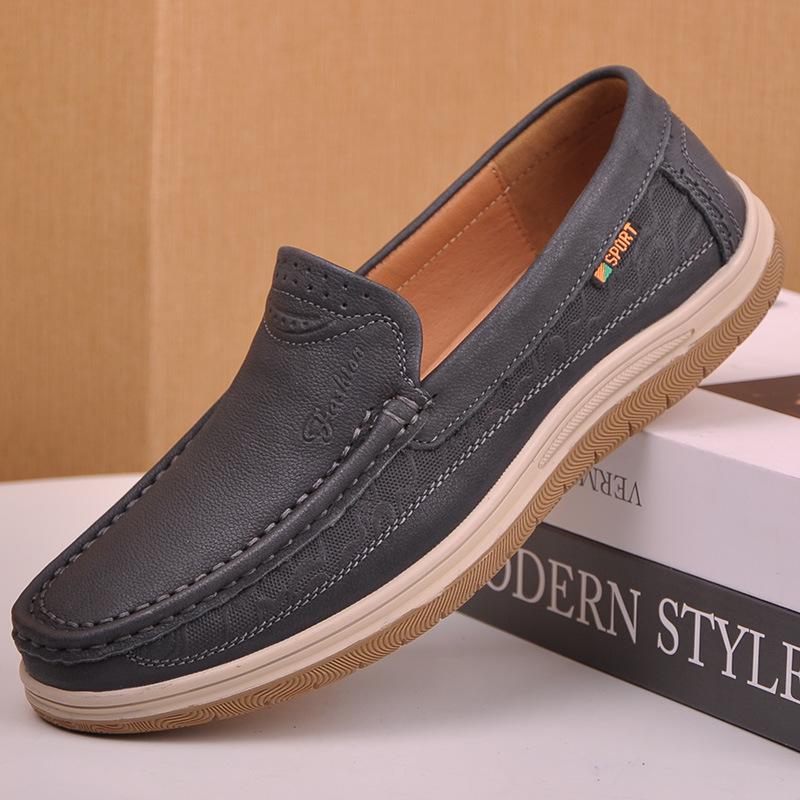 

Embossed Genuine Leather Slip-On Driving Shoes: Comfortable & Lightweight Size 43