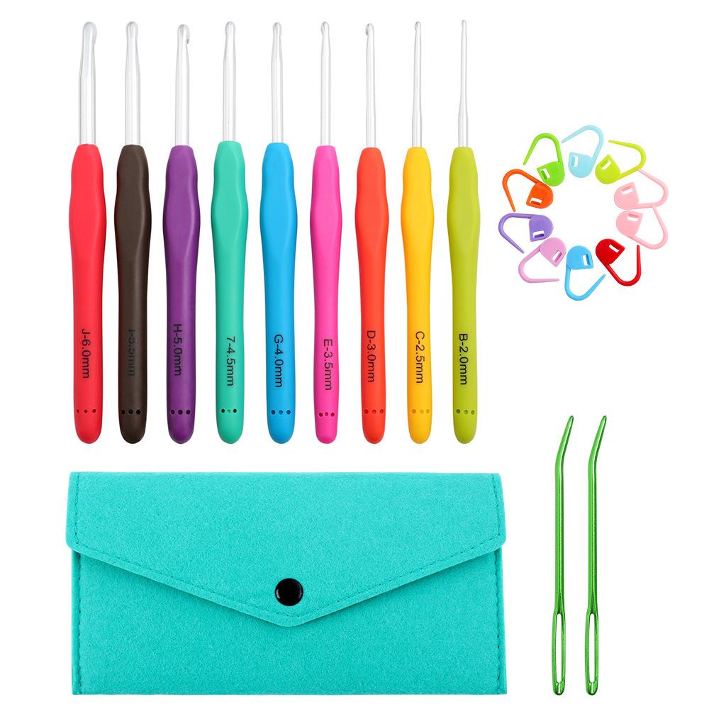 Ergonomic crochet hook set with large hooks (2.0-6.0mm) for thick yarn (9 sizes)