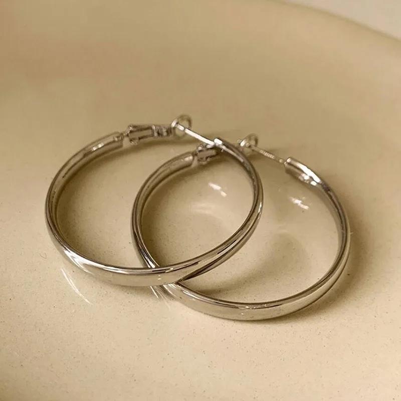 Elegant Retro Thick Round Circle Earrings for Women Simple Metal Big Hoop Earrings Wedding Engagement Aesthetic Jewelry