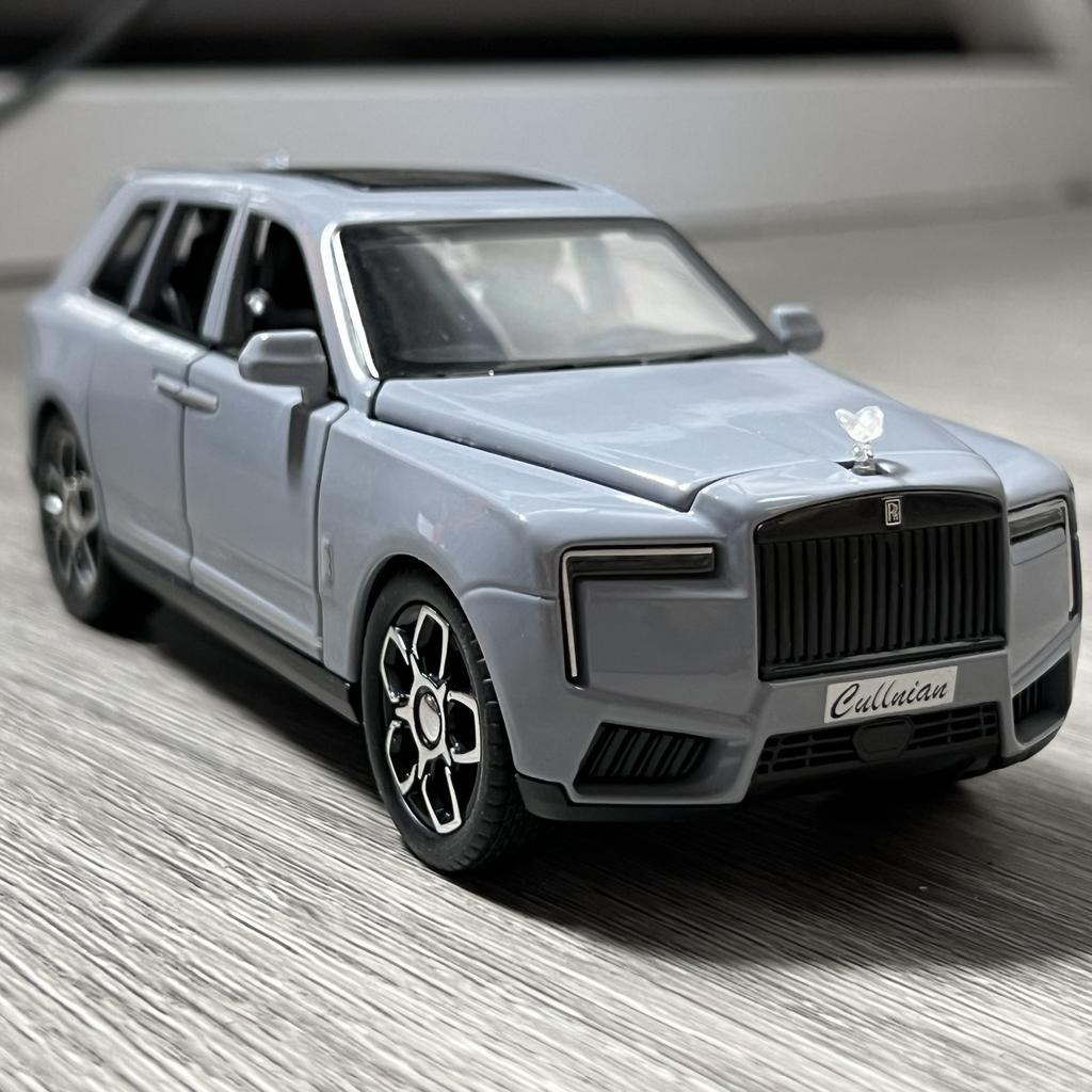 1:32 Rolls Royce Cullinan Luxury SUV Alloy High Simulation Car Model Diecast Display Present Sound And Light Pull Back Birthday