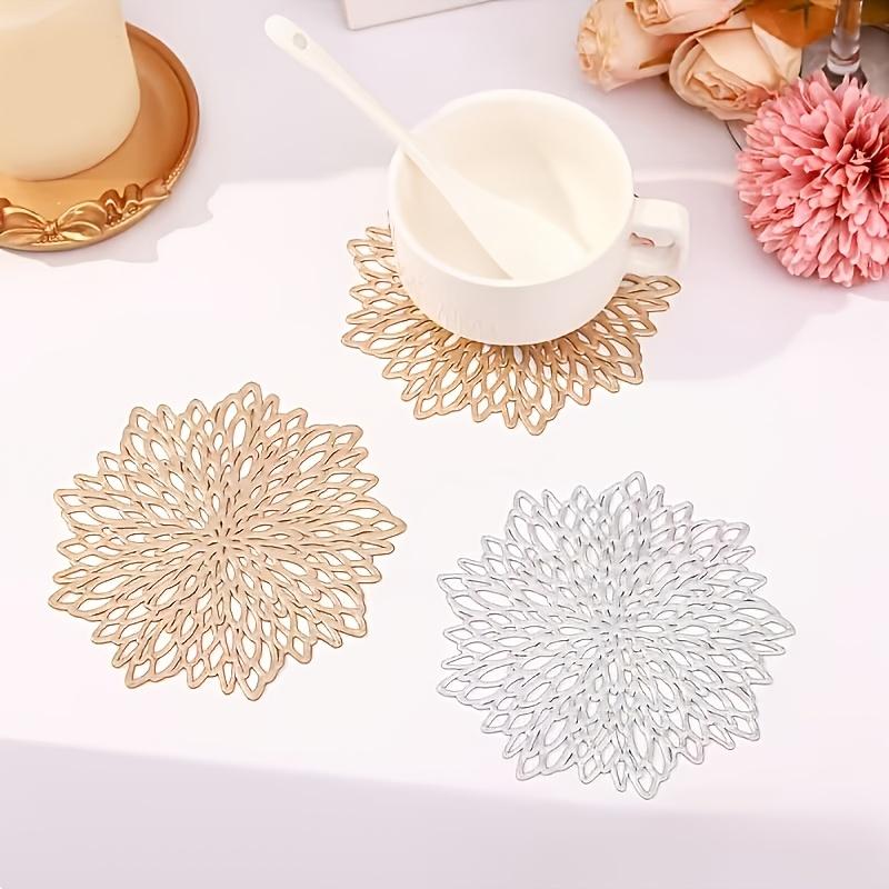 10 Stück Elegante Goldene & Silberne Platzsets Geeignet für - Luxuriöser Runder Tisch S mit Goldenem Blatt- & Rankendesign, Langlebige Tischschoner aus PP-Kunststoff