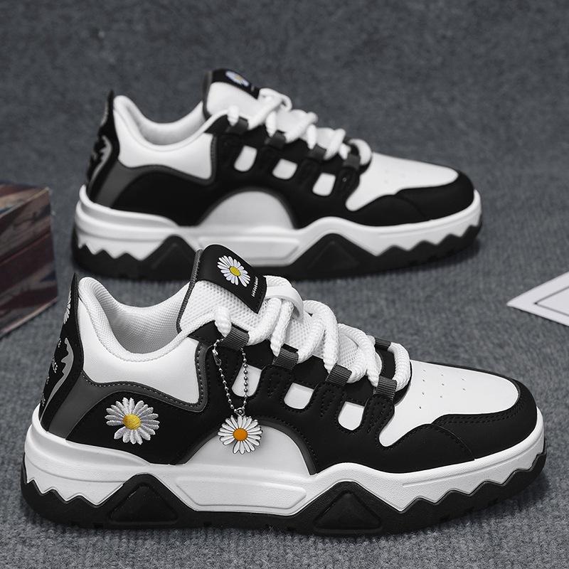 Men Spring 2025 New Low Cut Trendy Casual Sports Shoes Leather Surface Thick Bottom Students Sneakers Outdoors Casual Sneakers