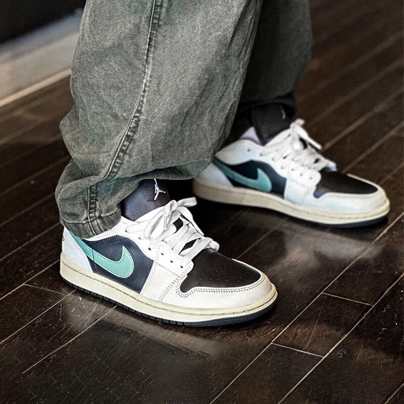 Jordan AJ1 Unisex Low-Top Cushioning Sneakers