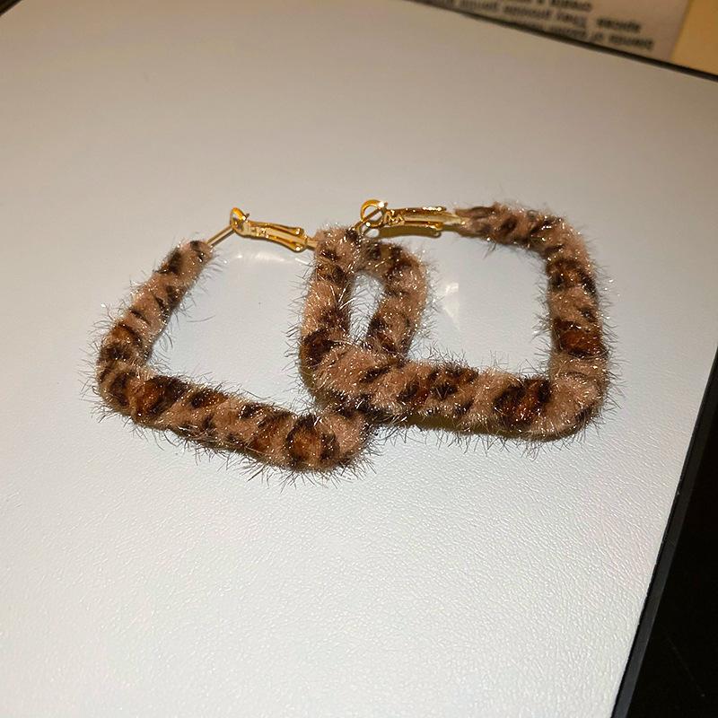 European and American retro autumn and winter geometric leather leopard print earrings light luxury stud earrings personality temperament earrings