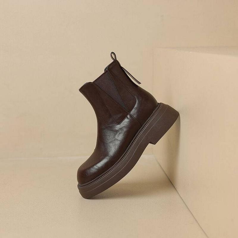 Korean version of round head solid color medium boots medium heel large size women's boots square heel autumn and winter leather boots sleeve ru