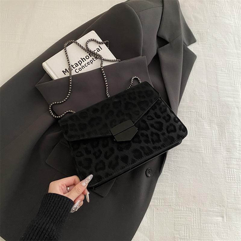 

Autumn new leopard print lock bag temperament popular chain bag small square bag contrasting color versatile shoulder messenger bag