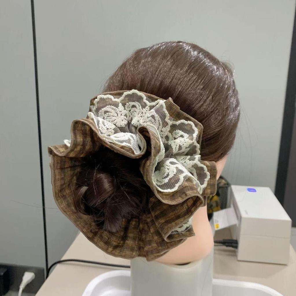 Eleganter karierter Haargummi mit Spitze für Damen - Perfekt für tiefe Pferdeschwänze im Herbst und Winter