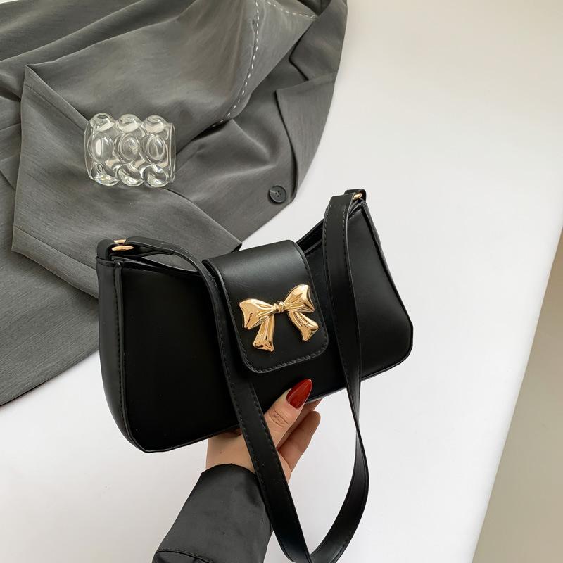 

2024 лето новый повседневный корейская версия французский бант красивая сумка подмышку сумка на плечо иностранный пригородный маленький сатчел чёрный