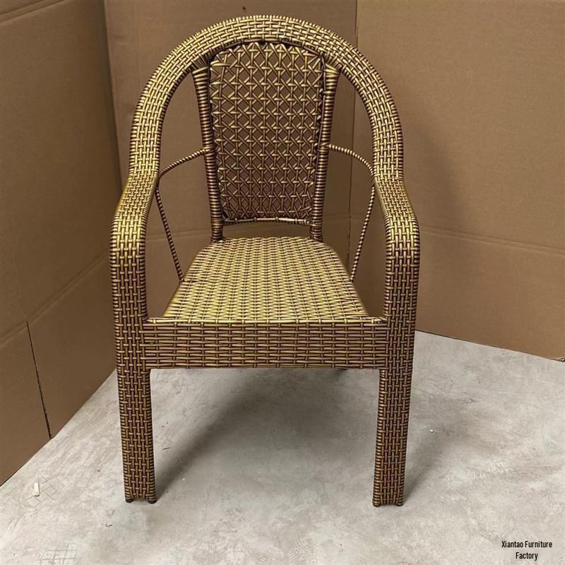 2024 Ręcznie pleciony zestaw rattanowy: leżak i stolik kawowy na balkon