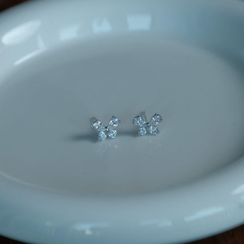 

Niche Style Butterfly Female Classy Earrings Zircon Shiny Silver White