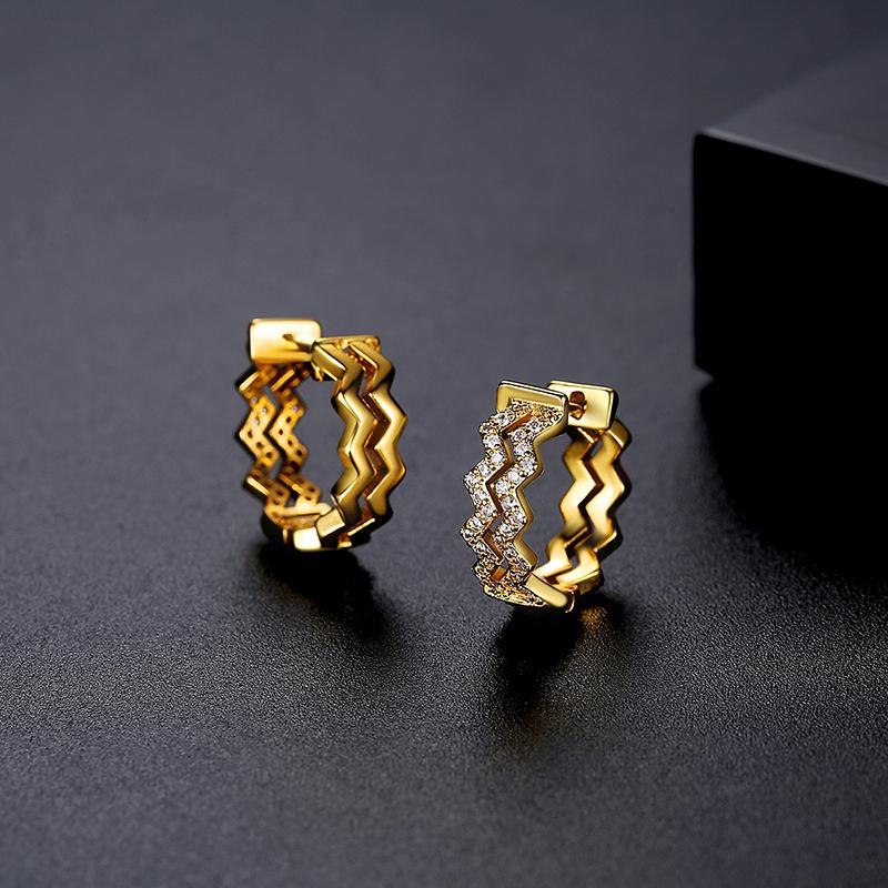 LUOTEEMI Fashion Jewelry Gift Gold Plated Wavy Cubic Zirconia Crystals Huggie Earrings for Women