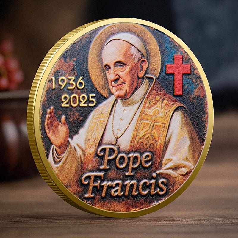 Pope Francis commemorative coin Colorful Printed Relief Commemorative Coins Souvenir Gold-Plated Collector Coins gold