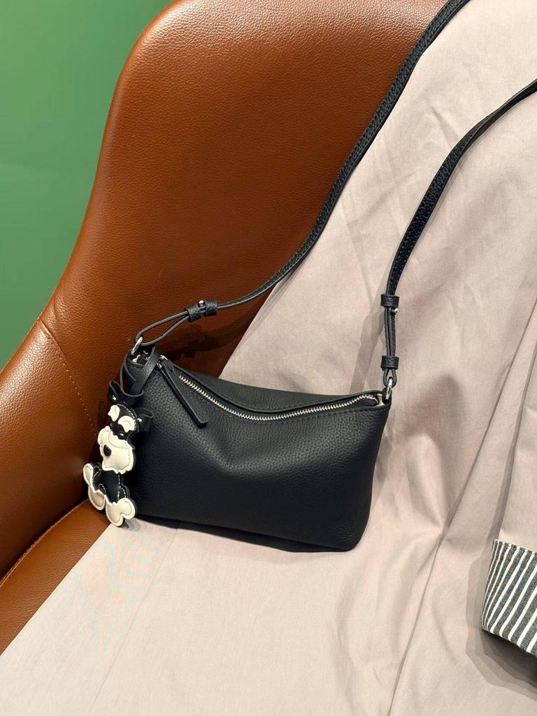 2026 New Genuine Leather Soft Leather Commuter Small Square Bag, High-End Shoulder Bag, Underarm Bag, Crossbody Bag