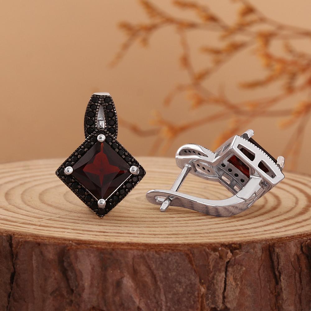 Simple design 925 Sterling silver clasp earrings Natural square 7.0mm garnet gemstones fine jewelry for women's engagement gifts