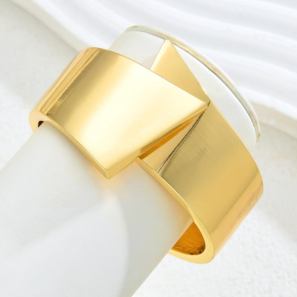 17KM Glänzende Oberfläche Schlichter Breiter Gesichtskreis Armreif Modeschmuck Frauen Trendig Glänzend Täglich Party Accessoire Dekoratives Geschenk für Sie