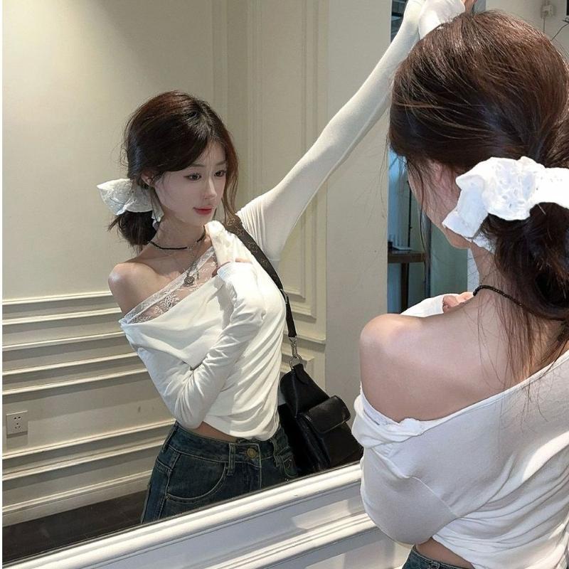 Pure Desire Style Lace Patchwork Off-the-shoulder Long-sleeved T-shirt for Women, A Short Off-the-shoulder Top for Slimming and Shaping In Autumn