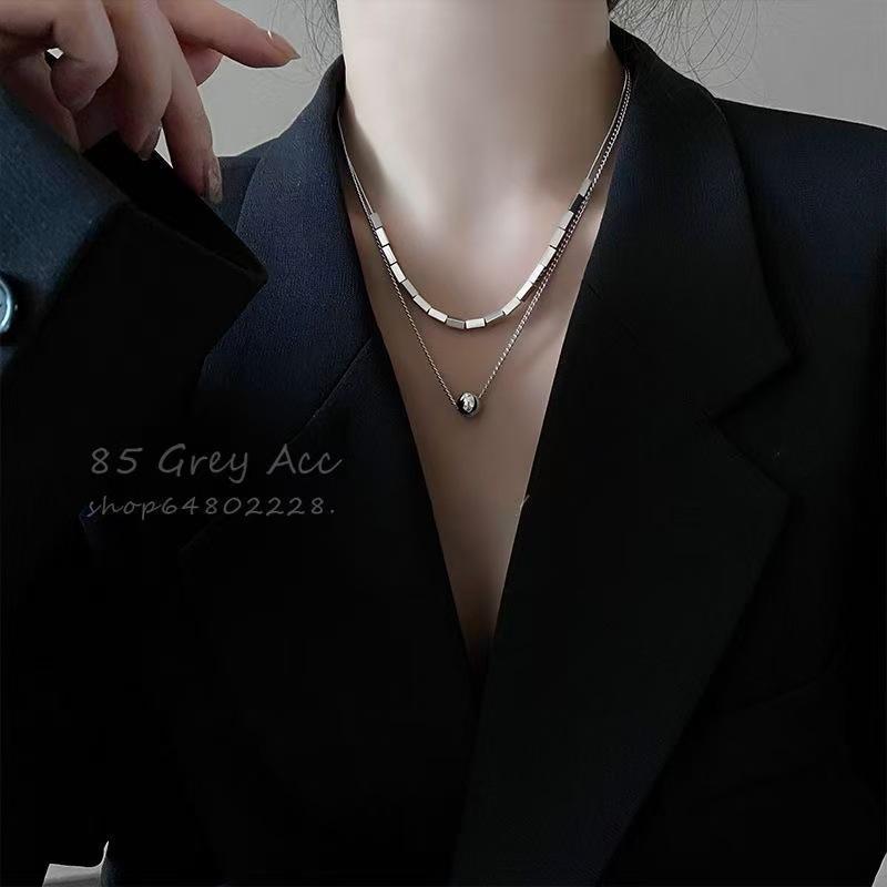 Simple and Versatile Double-layer Splicing Stacked Collarbone Chain, Round Ball Pendant, Wind Necklace, Temperament, Advanced