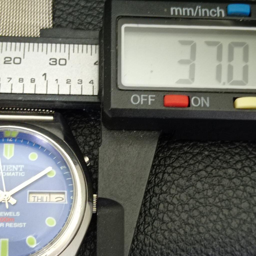 VINTAGE ORIENT AUTOMATIC 46943 JAPAN MENS BLUE COLOR DIAL WATCH a700617-5 R204-a700617