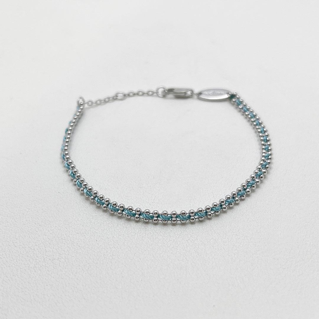 

Браслет из французского красного шнура с золотым покрытием: Роскошный парный стиль для интернет-трендсеттеров