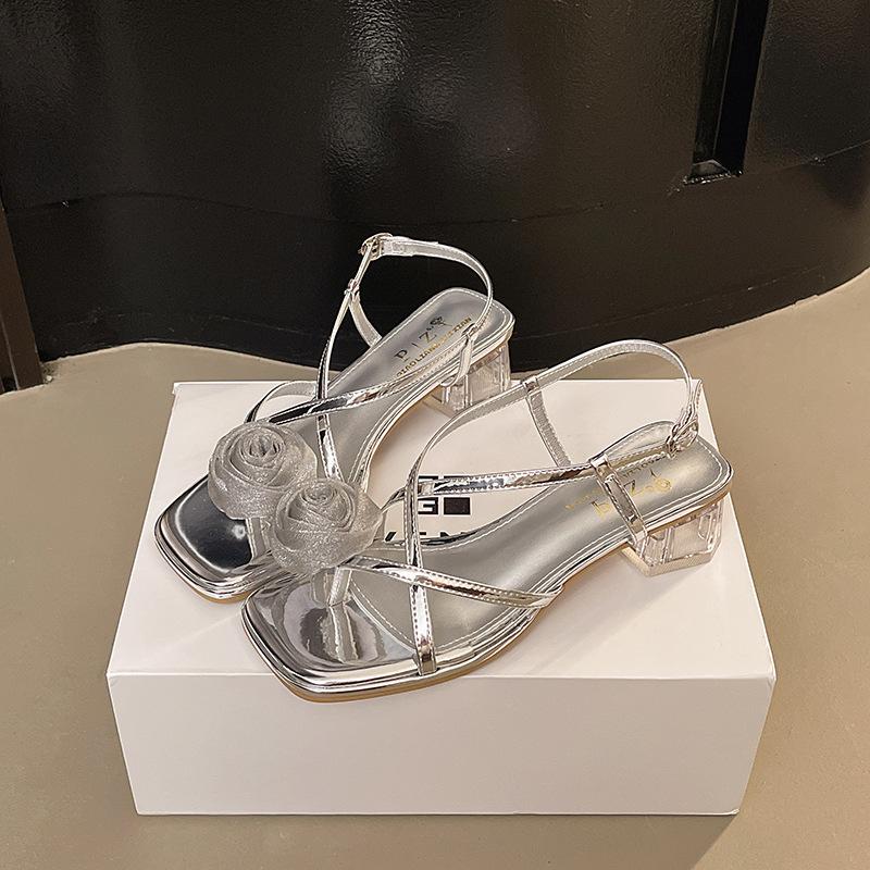 Flower Set Toe Cool Slippers Girl 2025 Summer New Fairy Style Lady Square Head Thick Heel Thin Fashion Sandals Woman