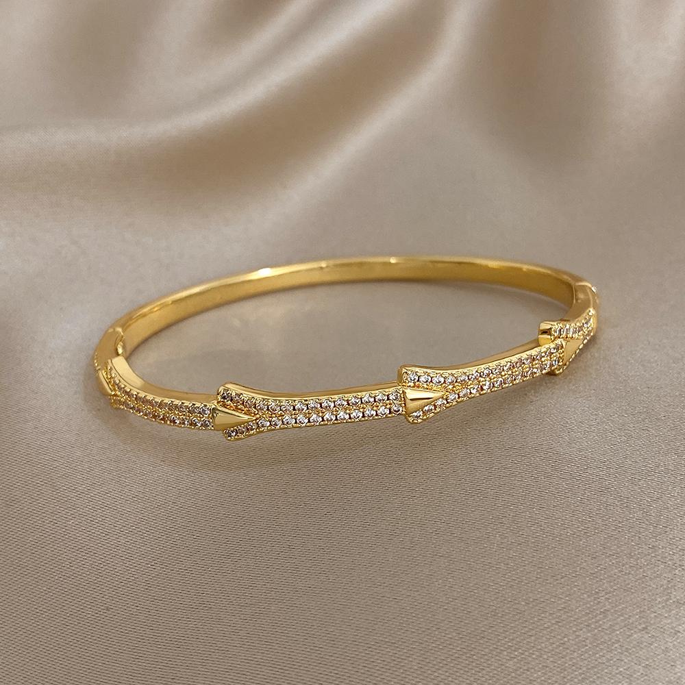 Punk Micro Inlaid Zircon Arrow Slim Bracelet for Women Fashion Gold Plated Copper Cuff Bangle Bracelets Jewelry Gifts