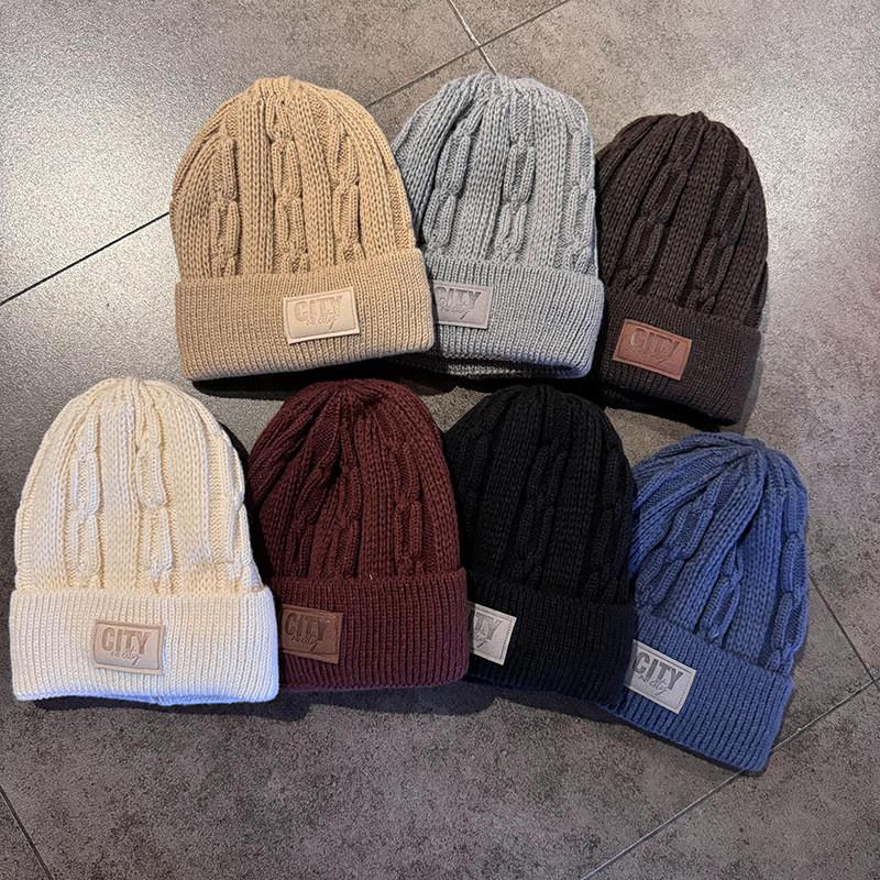 Knitted Beanie Hat For Women And Men With Fleece Lining For Winter Outdoor Warmth