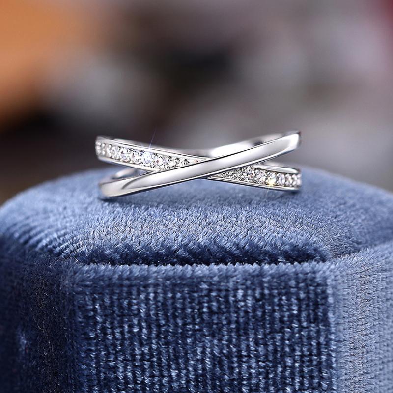 Huitan Fashion Contracted Cross Finger Rings with Cubic Zirconia Statement Accessories for Women Daily Wear Chic Zircon