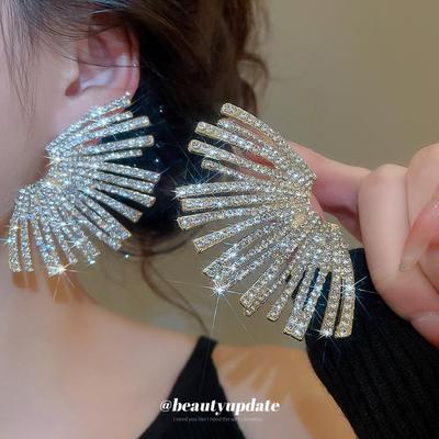 Boucles d'oreilles en forme d'éventail à aiguille d'argent européennes et américaines avec diamants: Clous Luxueux, Mode et Uniques