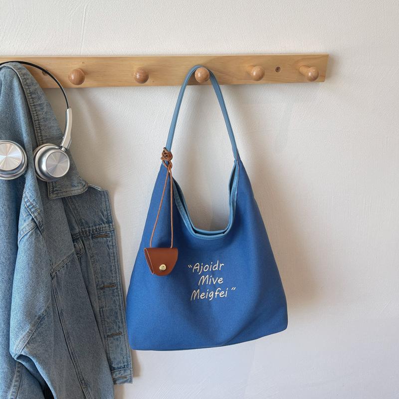 

Korean version ins Korean style canvas bag women s 2025 new trendy large-capacity tote bag college student class shoulder bag синий