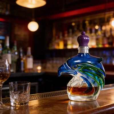 Eagle Shaped Whiskey Decanter 350ml Handcrafted Lead-Free Glass Whiskey Bottle Decorative Gift for Bourbon Lovers Collectors