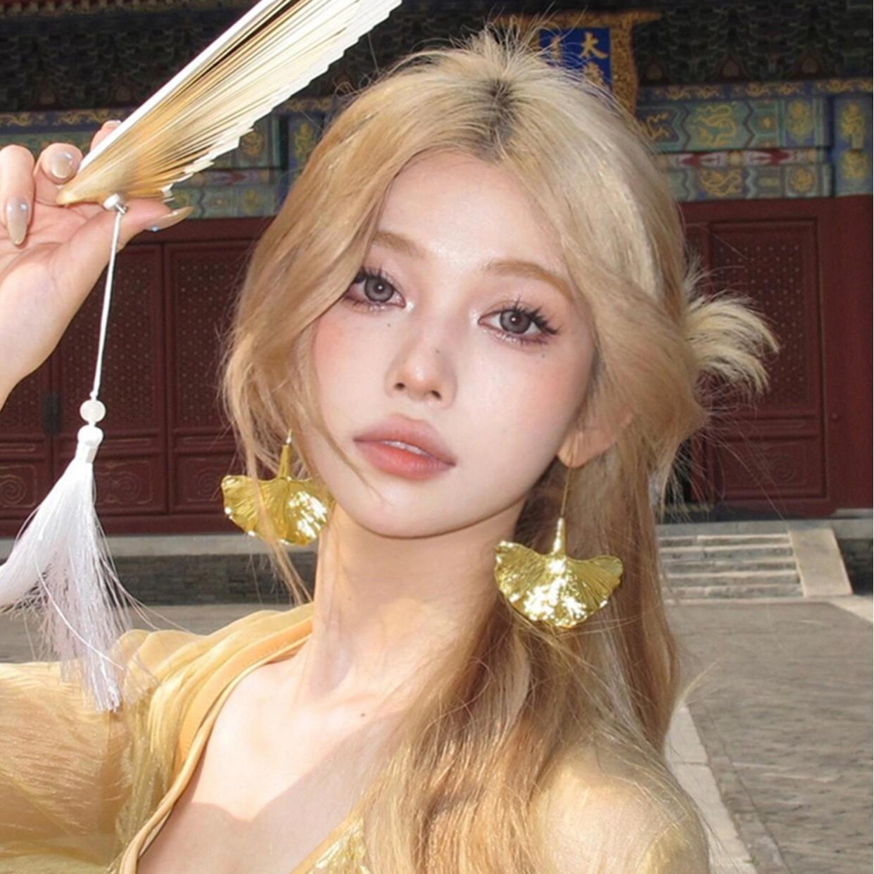 

Милые ретро серьги-крючки в виде листьев гинкго билоба с текстурой листового золота, легкие роскошные серьги с преувеличенной индивидуальностью