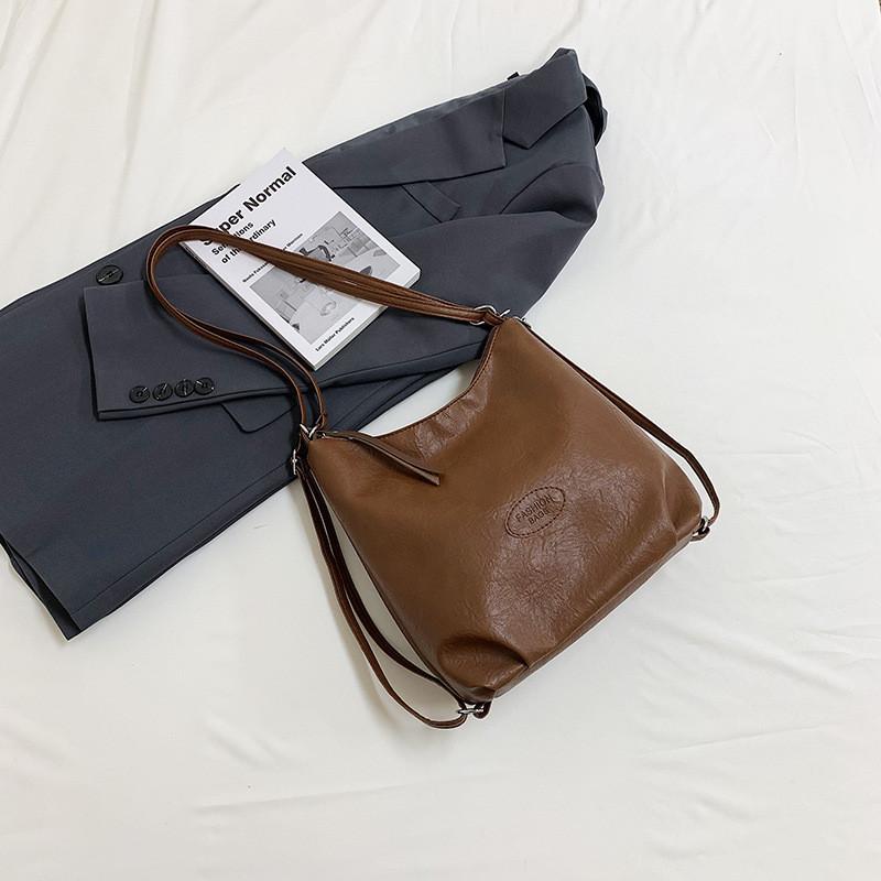 Stylish And Spacious Korean Style Large Capacity Tote Bag For Women In Trendy Colors