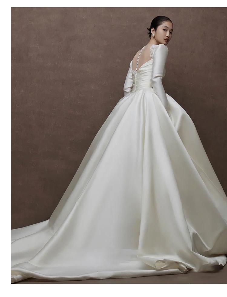 Elegant Backless Satin Wedding Gown - Vintage French-Inspired Long Sleeve Dress