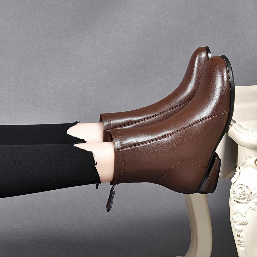 

Женские короткие ботинки осень и зима новые с круглым носком на низком каблуке с задней молнией кожаные ботинки удобные ботинки на плоской подошве бархатные теплые женские хлопковые ботинки 41